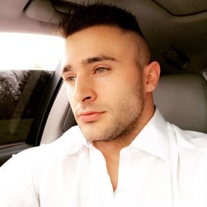 Meet your Posher, Aaron